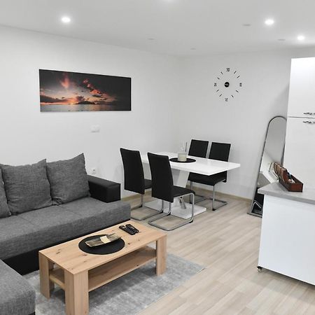 Ðakovo Apartman Lucia מראה חיצוני תמונה