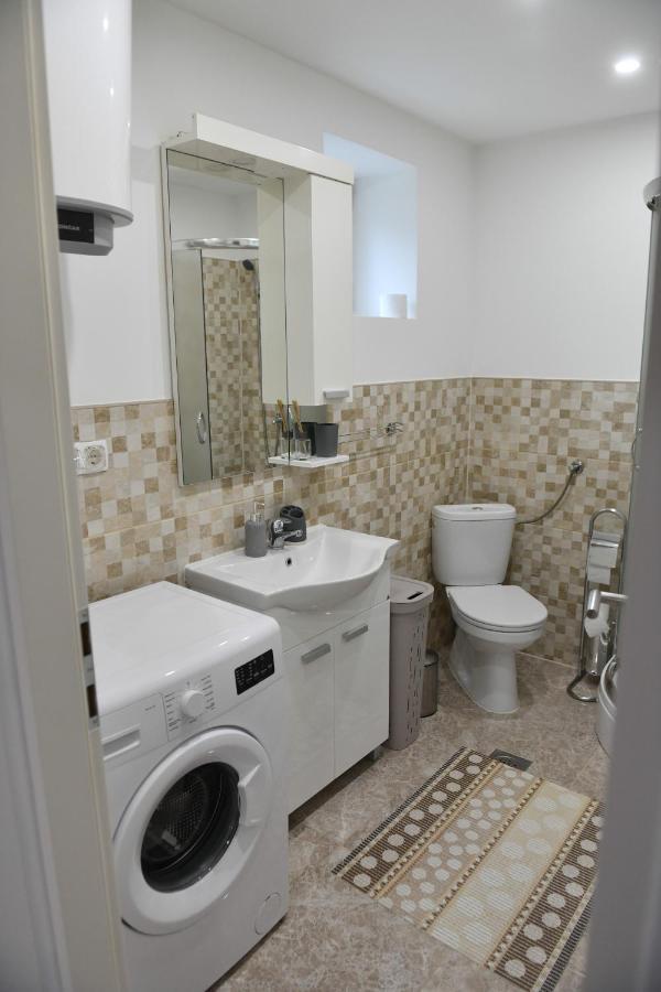Ðakovo Apartman Lucia מראה חיצוני תמונה